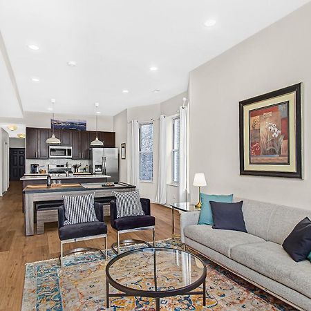 Modern 4Br Just A Block From Cta Pink Line With Pool Table Free Parking Lägenhet Chicago Exteriör bild